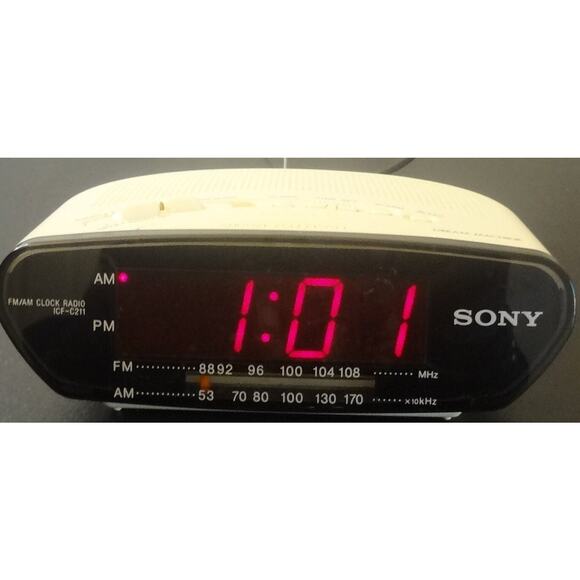 SONY DREAM MACHINE am/fm dual alarm clock radio model icf-c211